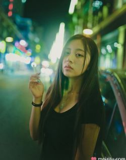 偷拍轿车做爱